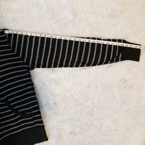 Kayden K. Black & Gray Striped Hoodie Large - Picture 10 of 10